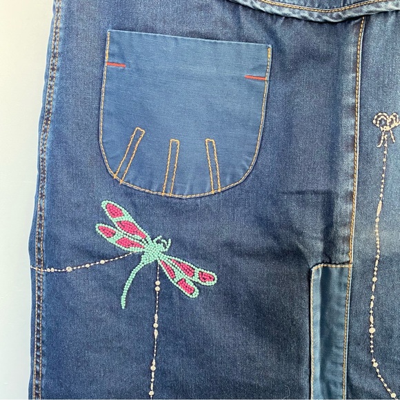 Oilily Dresses & Skirts - OILILY embroidered denim skirt Size 38